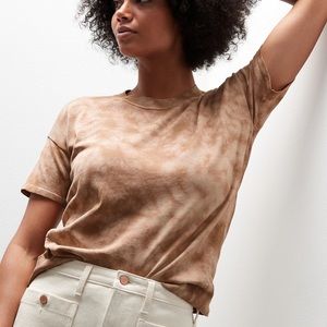 Banana Republic Short Sleeved Tan Colored Supima Cotton Tie-Dyed Sweater